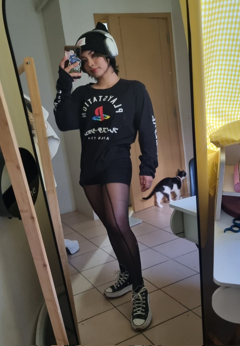 lasagnyaaa ☀️ tweet media