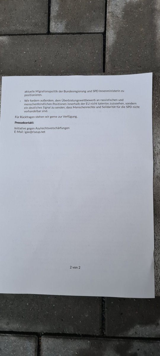 DunyaCollective's tweet photo. #DD3011 Ein weiterer Flyer der Gruppe @igav_dd mit Kritikpunkten an der #Asylpolitik der @spdbt und der #Ampel.
#LeaveNoOneBehind https://t.co/GXItnSTxnb