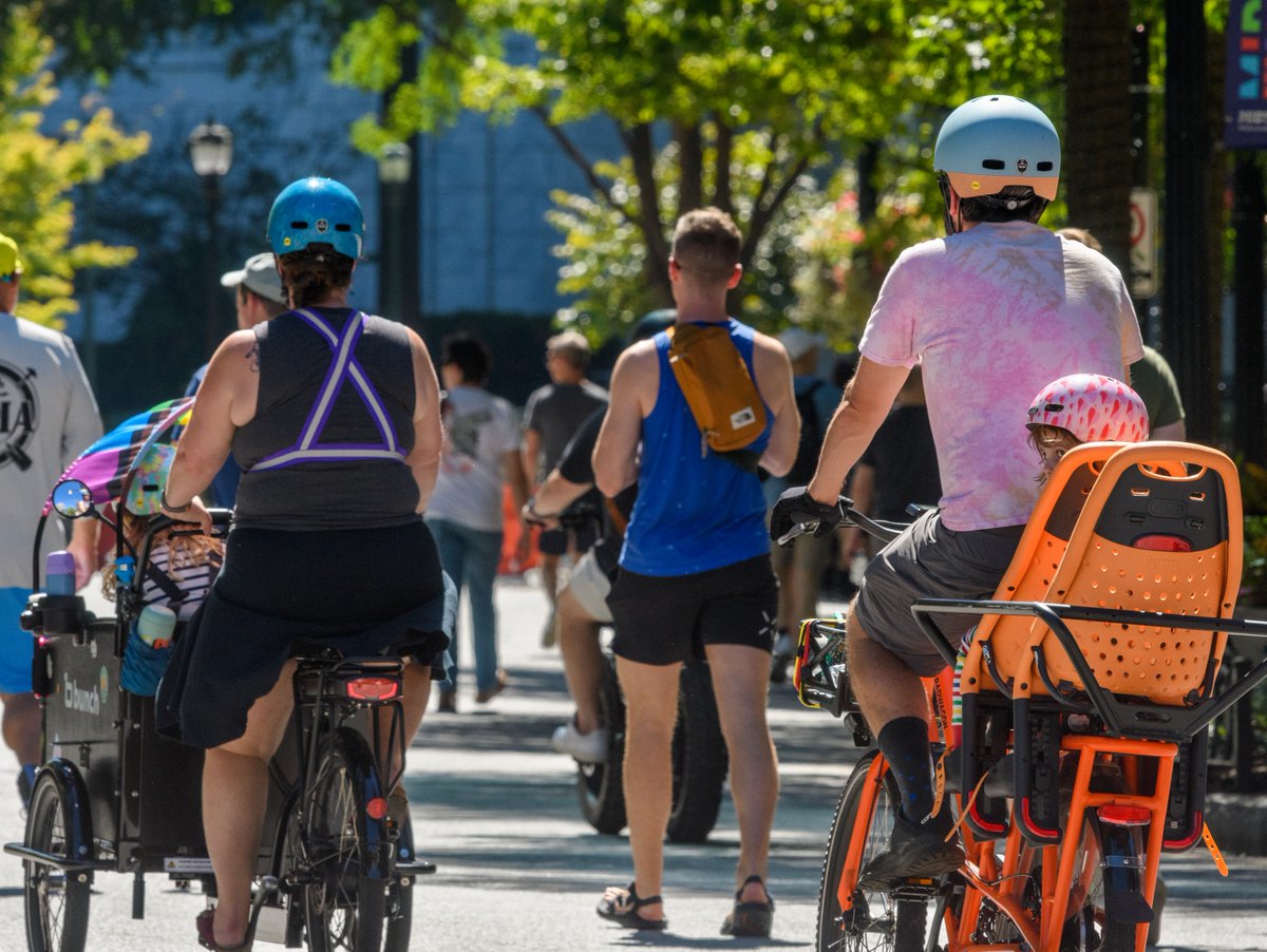 Is someone special in your life getting an e-bike for the holidays this year? Check out the new People for Bikes' E-Bike Smart Safe Ride Guide for the basics of maintenance, handling, and charging your new ride: bit.ly/3QHBXGB