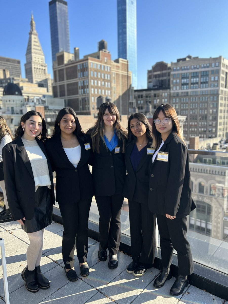 BethpageHS_Biz's tweet photo. VE Leaders take NYC for the Winning Women Conference hosted at the Master Card Tech Hub! #wearebethpage 🗽📊📍 https://t.co/4ditNIIYif