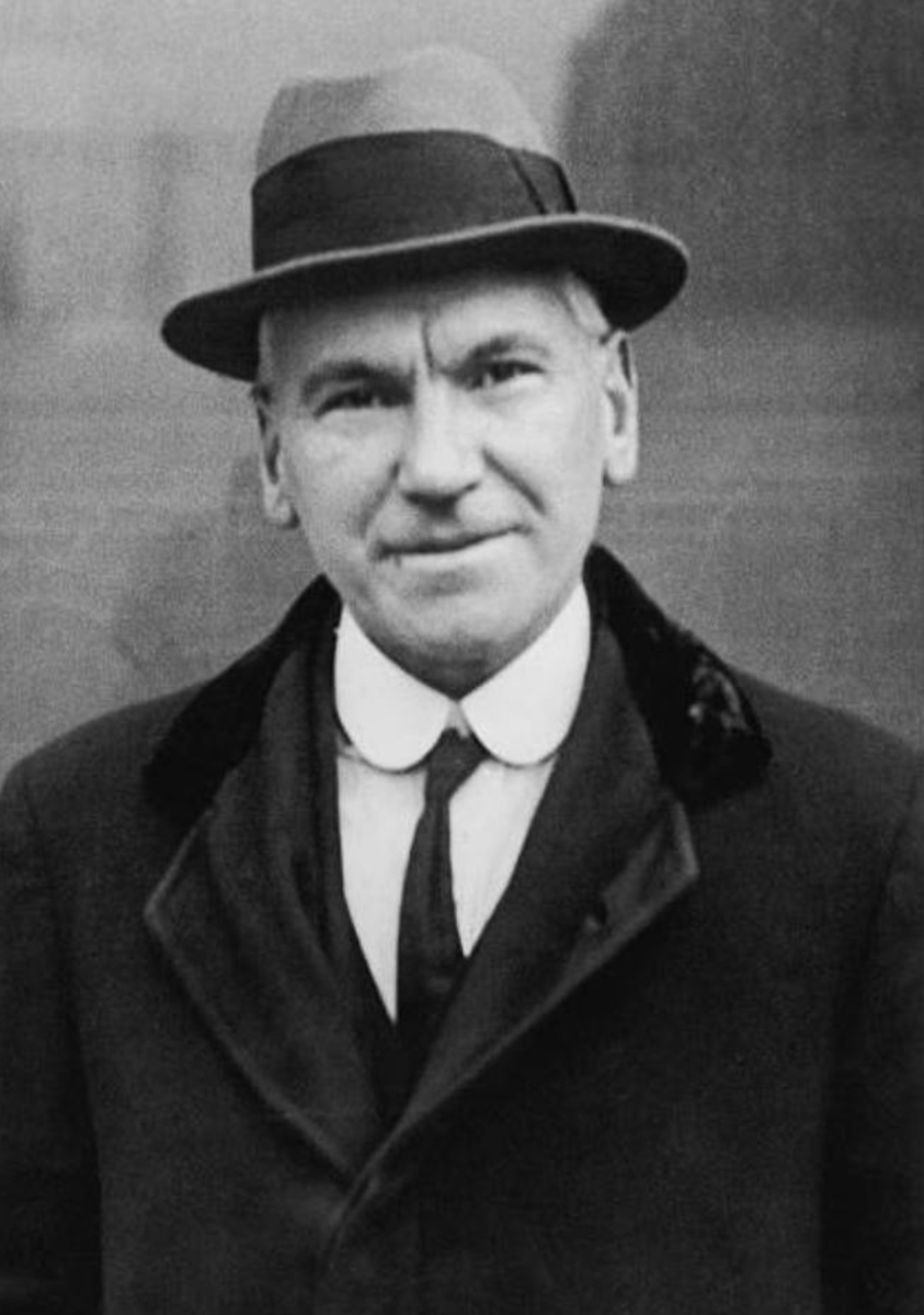 'No human being on the face of the earth, no government is going to take from me my right to speak, my right to protest against wrong, my right to do everything that is for the benefit of mankind' - so spoke the remarkable John Maclean, who died 100 years ago today. Thread ->