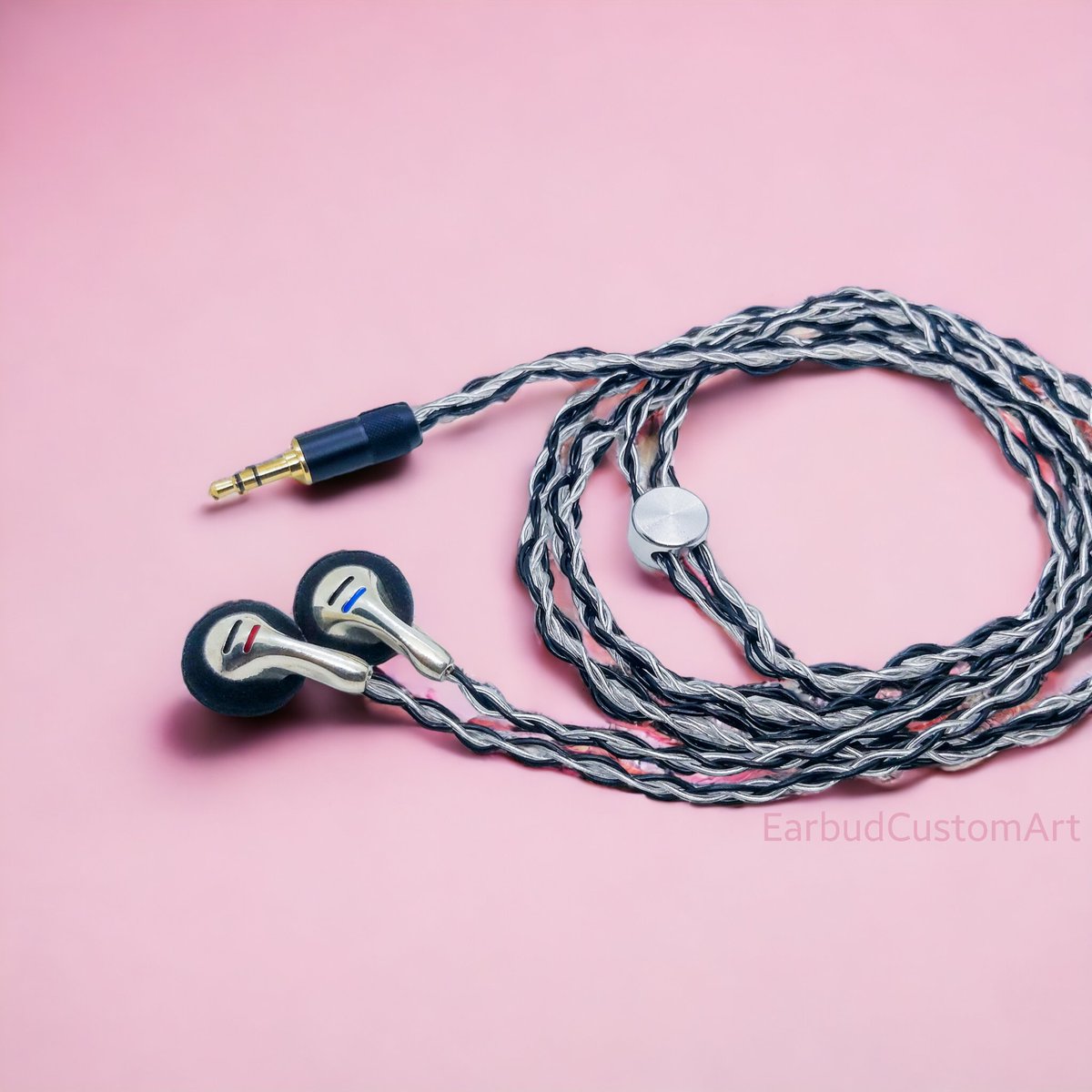 LineInk's tweet photo. หูฟังเอียบัท #หูฟัง  #earbudcustomart https://t.co/Q2tbd7ogcg