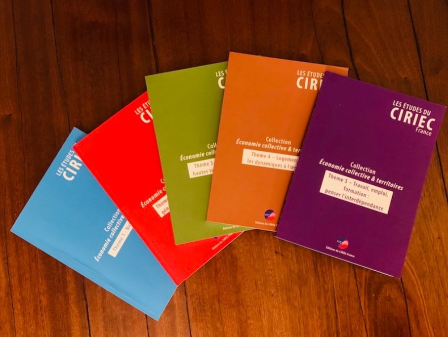 JPhilippebrun's tweet photo. [#Ess - #EcoPublique] https://t.co/Xozr1WwGF5 : Études | La collection "Économie collective et territoires" du @Ciriec 🇨🇵, @CabrespinesJL (dir.) ➡️ https://t.co/tgRhHNM0P3 📚 cc @ciriecaa @ReseauRTES @ANCTerritoires @CTerress @ESS_France ⤵️ https://t.co/LKGQov0mX8