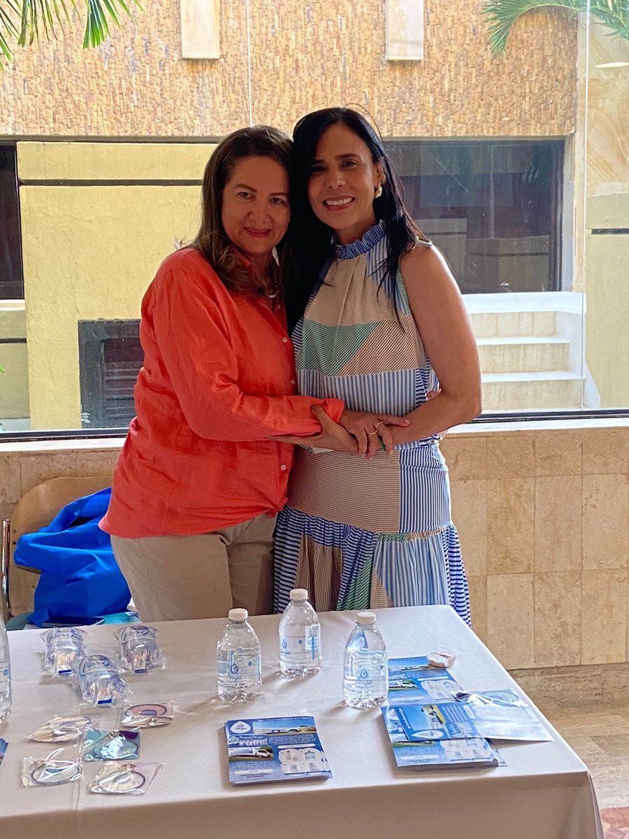 gelcagutierrez's tweet photo. Ayer, en Santa Marta, en la apertura del Seminario de Buen Gobierno 2023 de @DrummondLtdCo 

Una excelente iniciativa que reúne a los gobernantes del Cesar y Magdalena con el propósito de mejorar sus competencias y habilidades y articular el trabajo en pro del desarrollo regional https://t.co/BMPOEcaZW9