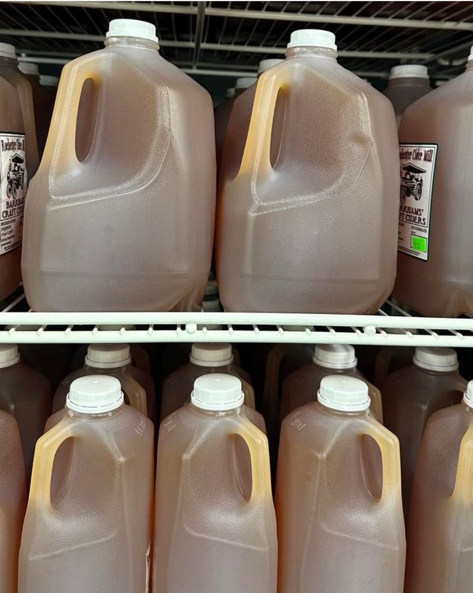 rochestercider's tweet photo. We currently have three delicious handcrafted cider varieties in stock:
🍎Traditional Apple Cider
🍒Cherry Cider
🌟Holiday Cider (limited supply)

Stop by for your favorite &amp; grab a pie, donuts, or some fresh #MichiganApples 

#CustomCider #MichiganCiderMills #RochesterMichigan https://t.co/2Rk1m6w9GF