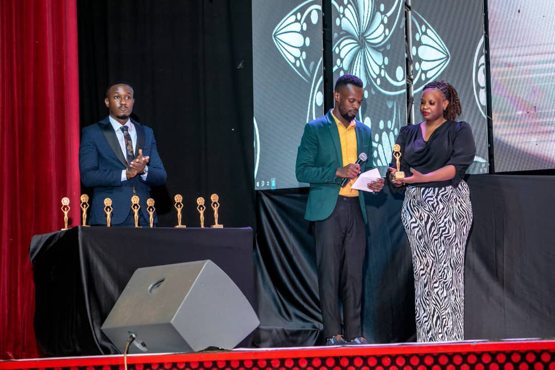 kasulerobert17's tweet photo. Last weekend was the Awards night for the #PearlInternationaFilmFsestival #10thEdition
I Met New and Old Friends in the Industry and Was Honored to Present the Award for Best Documentary, Congratulations to All the Winners 🙏🏽🙏🏽🤗🤗
#ArtIsmyLife https://t.co/O0dneWXo9z