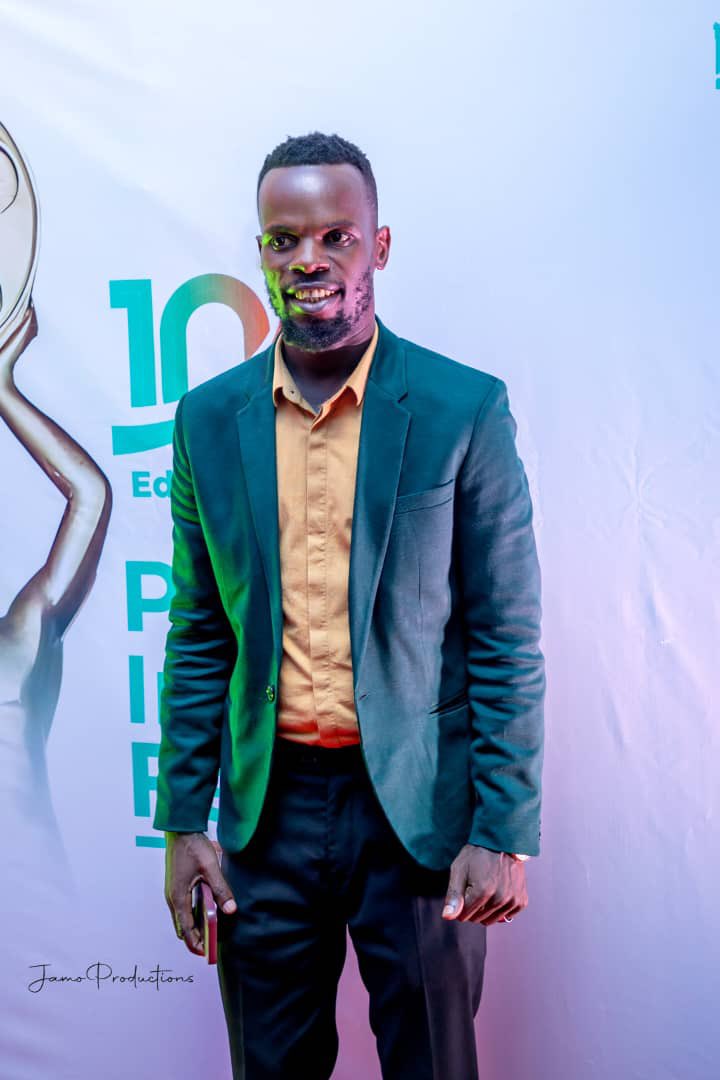 kasulerobert17's tweet photo. Last weekend was the Awards night for the #PearlInternationaFilmFsestival #10thEdition
I Met New and Old Friends in the Industry and Was Honored to Present the Award for Best Documentary, Congratulations to All the Winners 🙏🏽🙏🏽🤗🤗
#ArtIsmyLife https://t.co/O0dneWXo9z