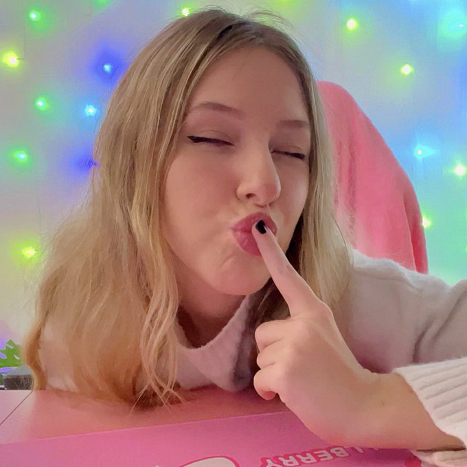 Is this what they mean by finger licking good https://t.co/G5uCzrh63M