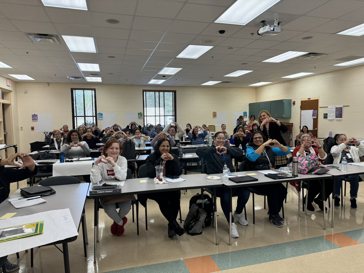 EsolVolusia's tweet photo. ESOL Paraprofessional Training @UHSTitans411 Thank you @tfullervcs for your support and guidance for our paras! Esteban Rondon from Equitable Finance for being our sponsor and go to for retirement! #ESOLVCS https://t.co/3BIHbKKqfG