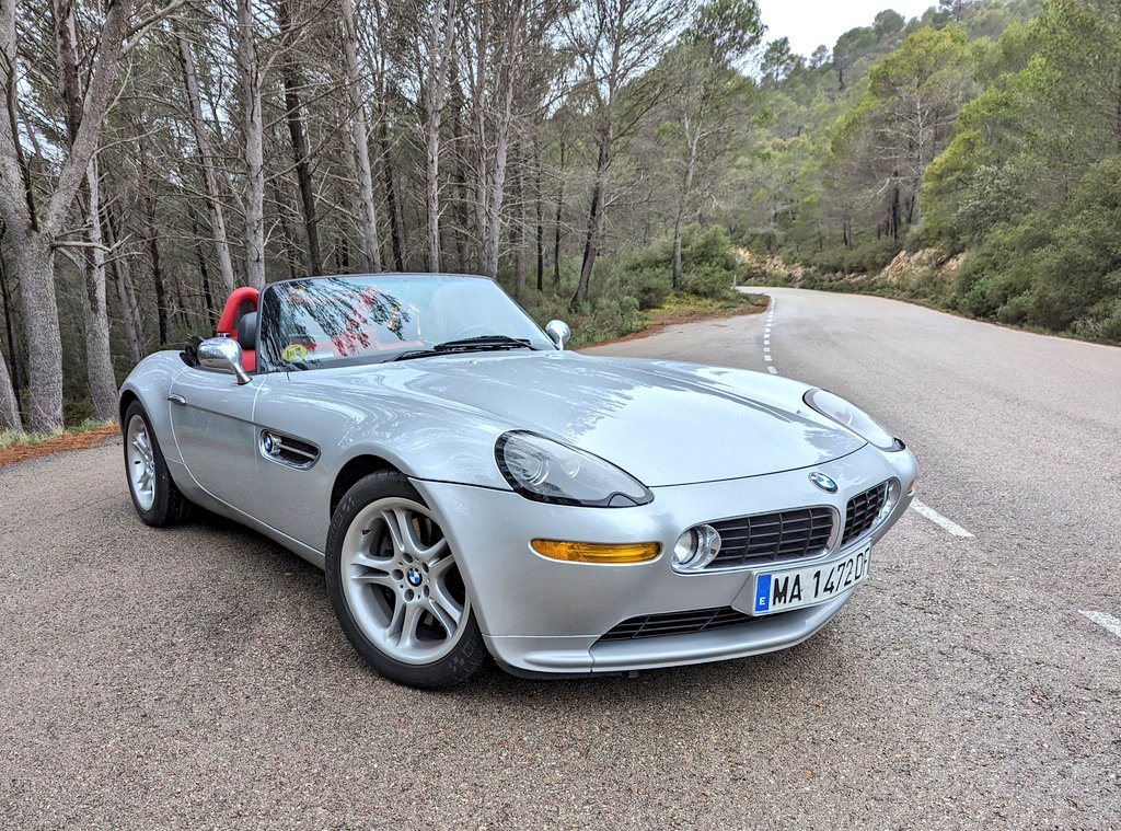 GuilleAlfonsin's tweet photo. Mirad que aparato hemos grabado para el especial de #PowerArt de Navidad, mirad 👇

Todo un @BMWEspana Z8! https://t.co/ab5ebG0BoL