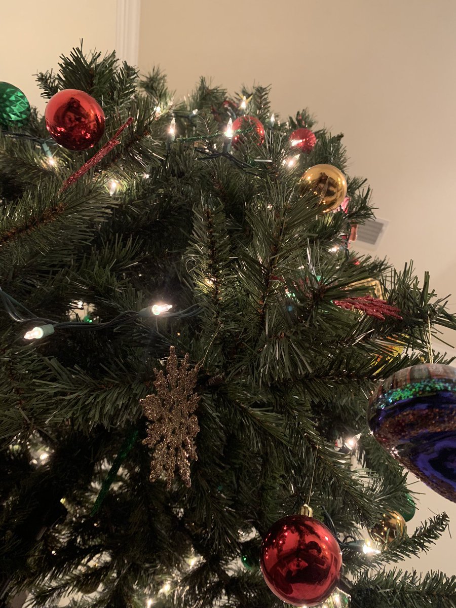 MrMarketingPhD's tweet image. Christmas tree is up and final grades are in. 🎄📝 Onto @EKUWinter Term, family time, and working on some research projects. ☃️👨‍💻 #ChristmasTime #HolidaySeason #EndOfTheSemester