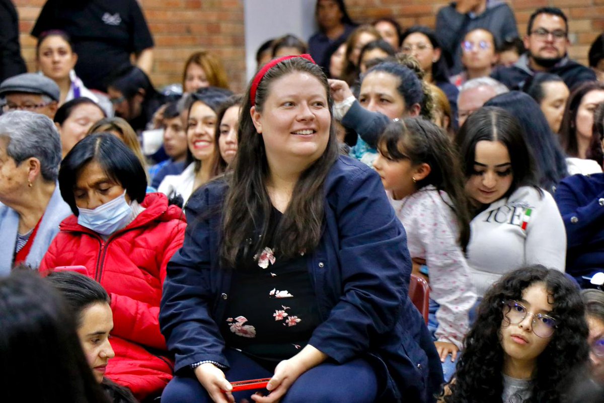Alcaldiakennedy's tweet photo. ¡Esto es música para tus oídos! 🎶 En el colegio INEM se realizó la clausura del Centro Filarmónico Local de #Kennedy de la @filarmonibogota.

Este segundo semestre, fueron 2⃣2⃣0⃣ beneficiados de este proceso de formación musical 🎷🥁🎻🪈 ¡Seguimos apoyando el talento local! https://t.co/0KbTJhUkpF