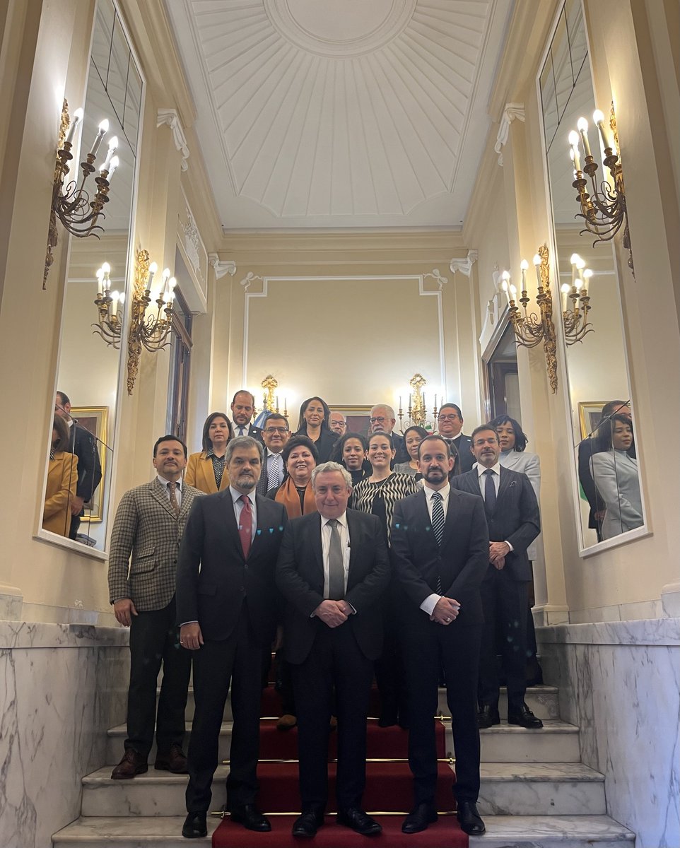Em 30/11, embaixadores do grupo de países latino-americanos e caribenhos (GRULAC) em Roma reuniram-se para eleger nova presidência. Embaixador do Chile, Ennio Vivaldi, eleito presidente, e embaixadores do Brasil, Renato Mosca, e de Cuba, Mirta Granda Averhoff, vice-presidentes.