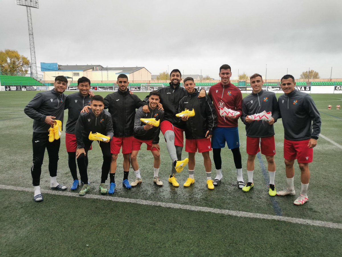 colo_victor's tweet photo. Una temporada más al pie del cañón. #BotasAFE
Gracias! @afefutbol @german19rojas https://t.co/uZ94nSoVMk