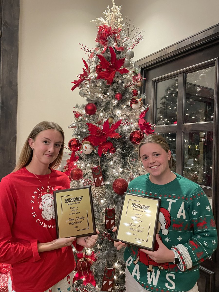 We had a fun and festive holiday party last night, with a few awards given out. Abbie Bailey was named Players Player of the Year, and Rosie Train was named Coaches Player of the Year! It has been an exciting year and thank you to everyone that has supported us throughout!  ✌🏼✌🏼