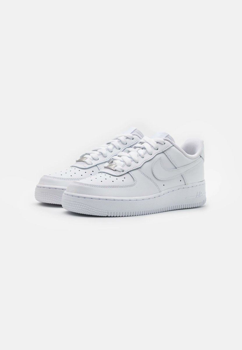 tusteni's tweet photo. Nike Air force 1
Oferta Cyber Monday 100€ https://t.co/a7dKXwkHU4