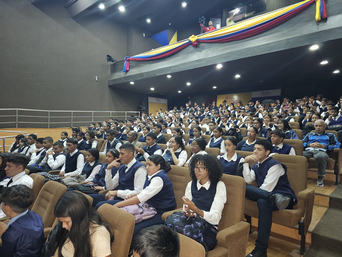 WuikelmanAngelP's tweet photo. #Ahora desarrollamos cierre del Congreso "El Esequibo es Venezuela" capítulo Inces en compañía de nuestros participantes y Aprendices. Informarnos y sensibilizarnos sobre la importancia geohistórica del Esequibo es una tarea de todos los venezolanos/as
#MisHijosEstánConElEsequibo https://t.co/mW1T8m8xPl