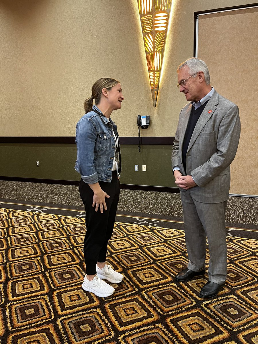 I got to meet my favorite Buckeye coach of all time @JimTressel5 . His speech was enlightening and helped me remember my WHY. Thank you for a wonderful message and the inspiration! #OAHPERD2023