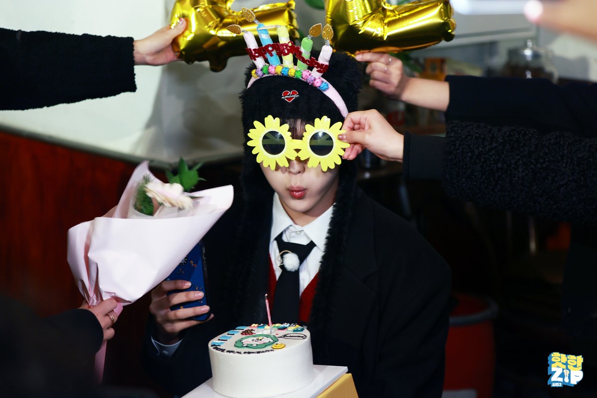 hyeongjunfan's tweet photo. #HOTZIP (2) https://t.co/sBd8eqZQV0