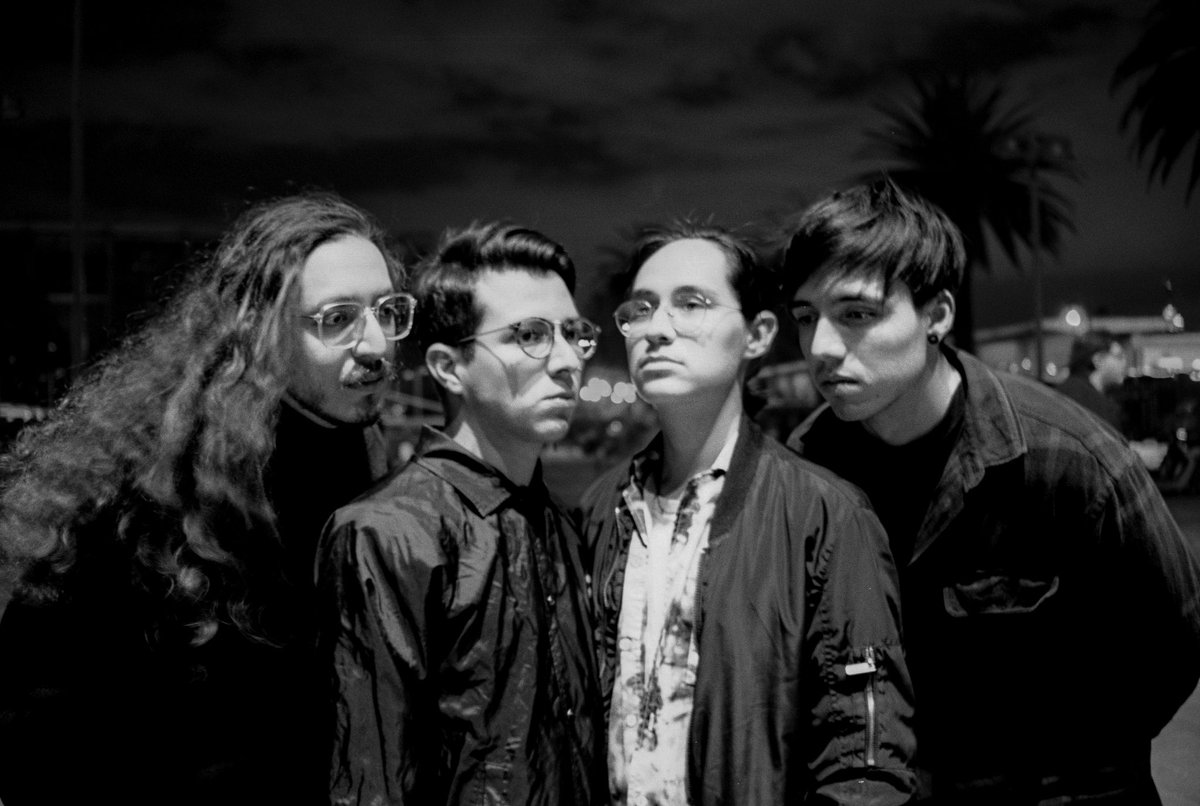 daelendamx's tweet photo. “Monochrome” ya disponible en todos lados. 

este es un punto de culminación de cinco años de proceso desde composición, tracking, mezcla y master. un álbum que estuvo a punto de no ver la luz, sin embargo, decidimos seguir adelante.  

disfrútenlo. https://t.co/HMoIIM4f4v