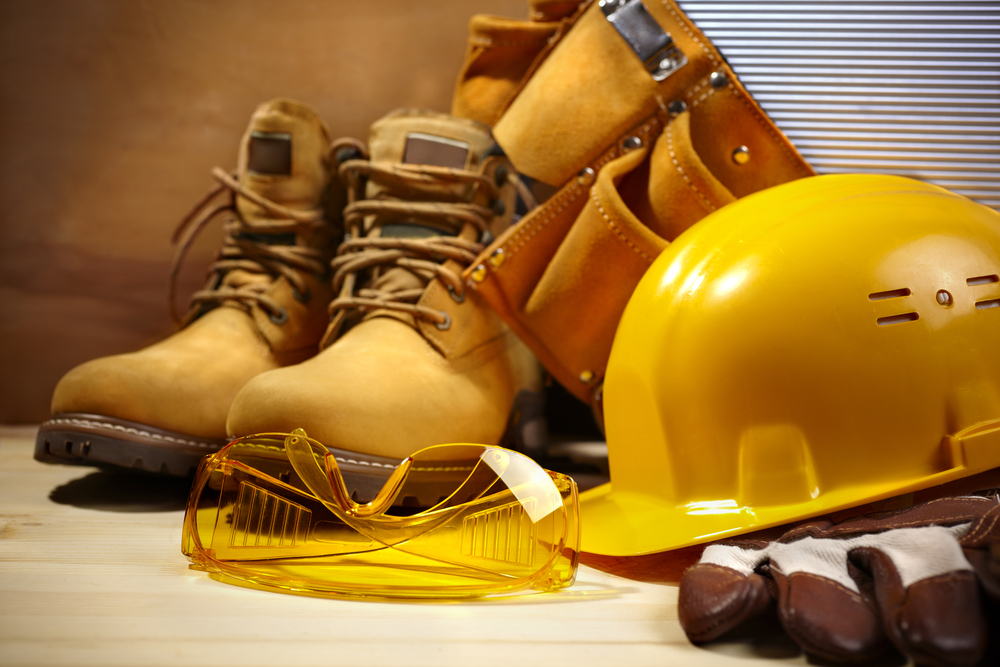 protool_supply's tweet photo. Portable lights are critical items to have on hand for job site safety. Here are some additional items that every construction site should have on hand. https://t.co/jDxzNFJLNc https://t.co/d6gp4kY4pD