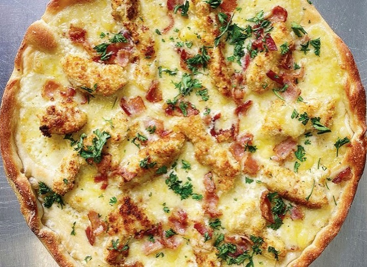 Chicken Cordon Bleu Inspired Pizza with Béchamel, Bacon & Swiss Cheese
🍕 #recipe pizzatoday.com/recipes/pizzas…