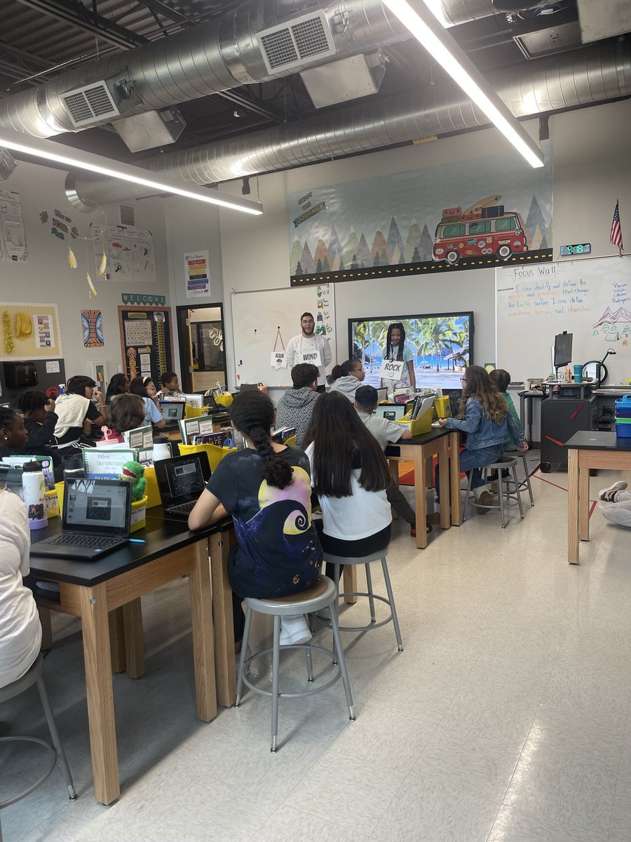 Thank you to our second group of parents who joined us for our guided building tour! Also, so appreciative of the continuous support from <a href="/BarbaraKBurns/">Barbara K Burns</a> and the <a href="/dentonisd/">Denton ISD</a> school board!💚✨

We are #SRE3C