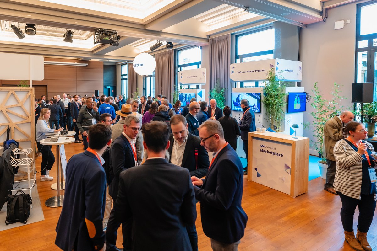 OVHcloud_FR's tweet photo. Un immense merci à tous les participants et partenaires qui ont rendu l'#OVHcloudSummit exceptionnel !
Vous avez été plus de 1500 participants (et encore plus en ligne). Votre énergie et votre soutien ont été la clé de son succès. 🙌
En plus d'une après-midi dédiée aux sessions thématiques avec notre écosystème de partenaires, clients et startups, la journée s'est terminée par une keynote remplie d'annonces stratégiques et de nouveautés :
•Nouveaux Datacenters et le lancement de « Local Zones » pour être au plus près de vous 🌍
•Un 3ème DC Secnumcloud à Gravelines 🇫🇷
•Plus de 40 produits Public Cloud 🆕
•Déploiement de la 1ère région 3-AZ à Paris pour plus de résilience et de sécurité 🛡
•AI App Builder & AI Endpoints pour rendre l'AI accessible à tous 🧠
•Data Platform pour gérer facilement vos données 🎯
•Nouveautés Public Cloud, Private Cloud, Bare Metal Cloud & Web Cloud 🆕
et bien plus encore ! Tout cela sans compromis sur le prix, la performance, la durabilité et sécurité.
Retrouvez le détail de toutes nos annonces : https://t.co/2e7BZ3hUwA
On se retrouve l'année prochaine pour un Summit qui promet déjà d'être exceptionnel ⭐
En attendant, revivez le replay de la keynote et les meilleurs moments #AI, #Ambitions sur notre site : https://t.co/nVE7V2FeTs
#AI #Data #Cloud #OVHcloud #Roadmap