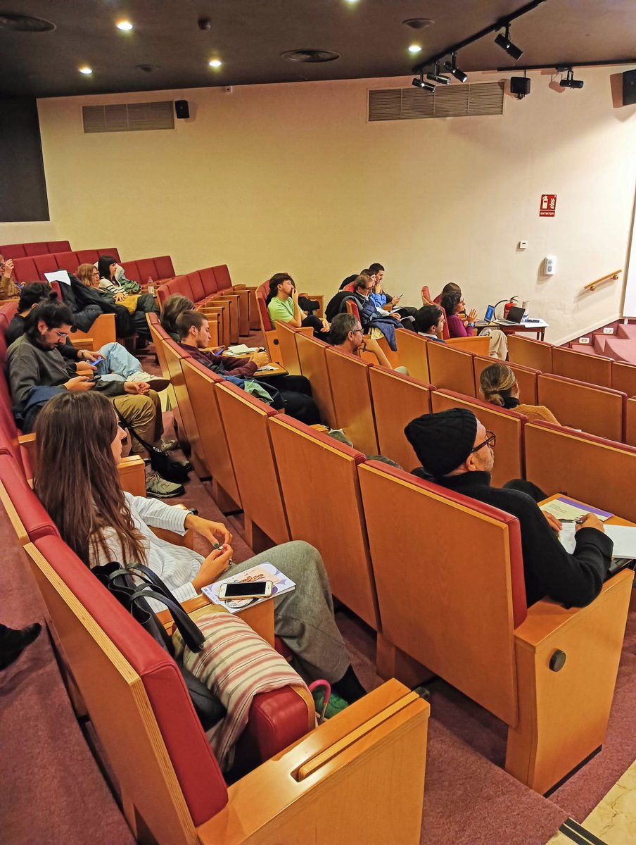 <a href="/teknecultura/">teknecultura</a> <a href="/OficinaMEDIAEs/">Oficina MEDIA España</a> @eu2023es <a href="/ECDMEDIACat/">ECD MEDIA Catalunya</a> <a href="/ECMEDIAnd/">MEDIA Desk Andalucía</a> <a href="/MEDIAEH/">Europa Creativa Desk MEDIA Euskadi</a> 🗣 Ferrán López, CEO de <a href="/teknecultura/">teknecultura</a>, concluye su intervención invitando a "no problematizar y no caer en el paternalismo", sino a "escuchar y dar voz a la juventud; que llegue pronto a tomar decisiones sobre qué y cómo se hace en #cultura".
 
#jovenes #audiencia