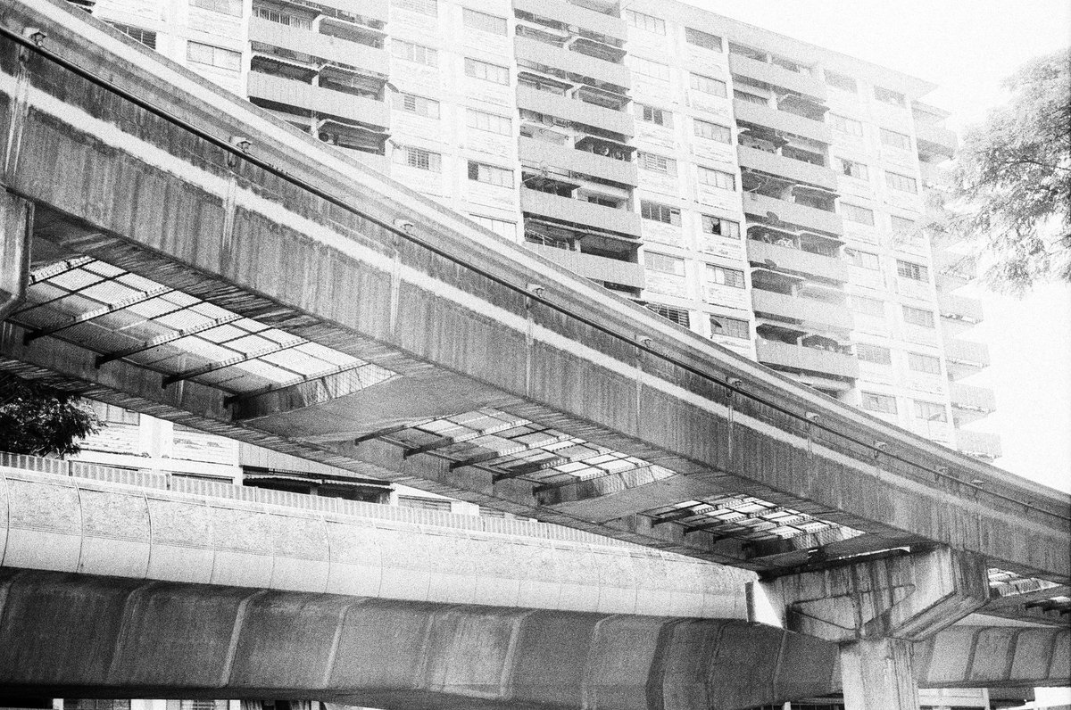 4ever2wander's tweet photo. Kuala Lumpur 
.
.
.

#malaysia #kualalumpur #bandw #blackandwhitephotography #photography #photooftheday #photogram #canonphotography #canon #canonae1 #filmphotography #filmisntdead #film #travelphotography #travel #travelblogger #explore #culture #asiatravel #cityphotography https://t.co/2vDVCswJMh