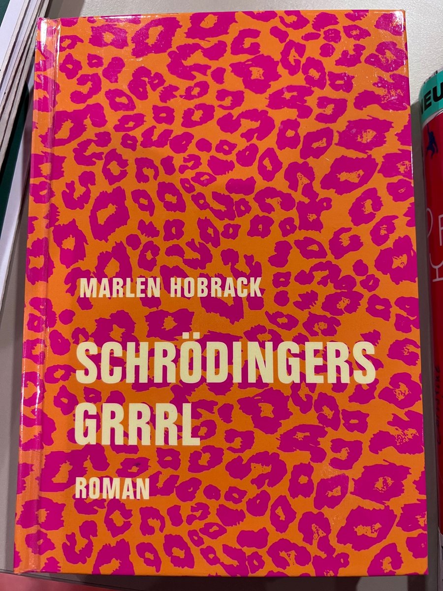 dbvSachsen's tweet photo. Gestern las Marlen Hobrack aus ihrem Debüt "Schrödingers GRRL" @verbrecherei in der Zentralbibliothek @SBChemnitz beim #literaturforumbibliothek. Es begrüßten Aline Fiedler vom @dbvSachsen und Uwe Hastreiter von der Zentralbibliothek! Gefördert @smktsachsen! https://t.co/gM60pubeKL