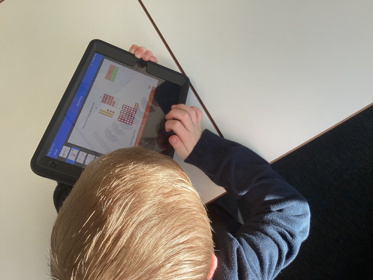 WeaverhamAcade1's tweet photo. Skylark class have been using the iPads to sequence and build algorithms linked to mathematics. #computingweek #nwatwpacomputing https://t.co/D1Gyx3eWVR