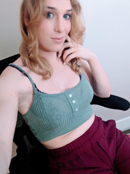 Guess what I'm thinking? https://t.co/oVeZG0zTUx<a href="/tag/transdayofvisibility"class="tags"><span>#transdayofvisibility</span></a>