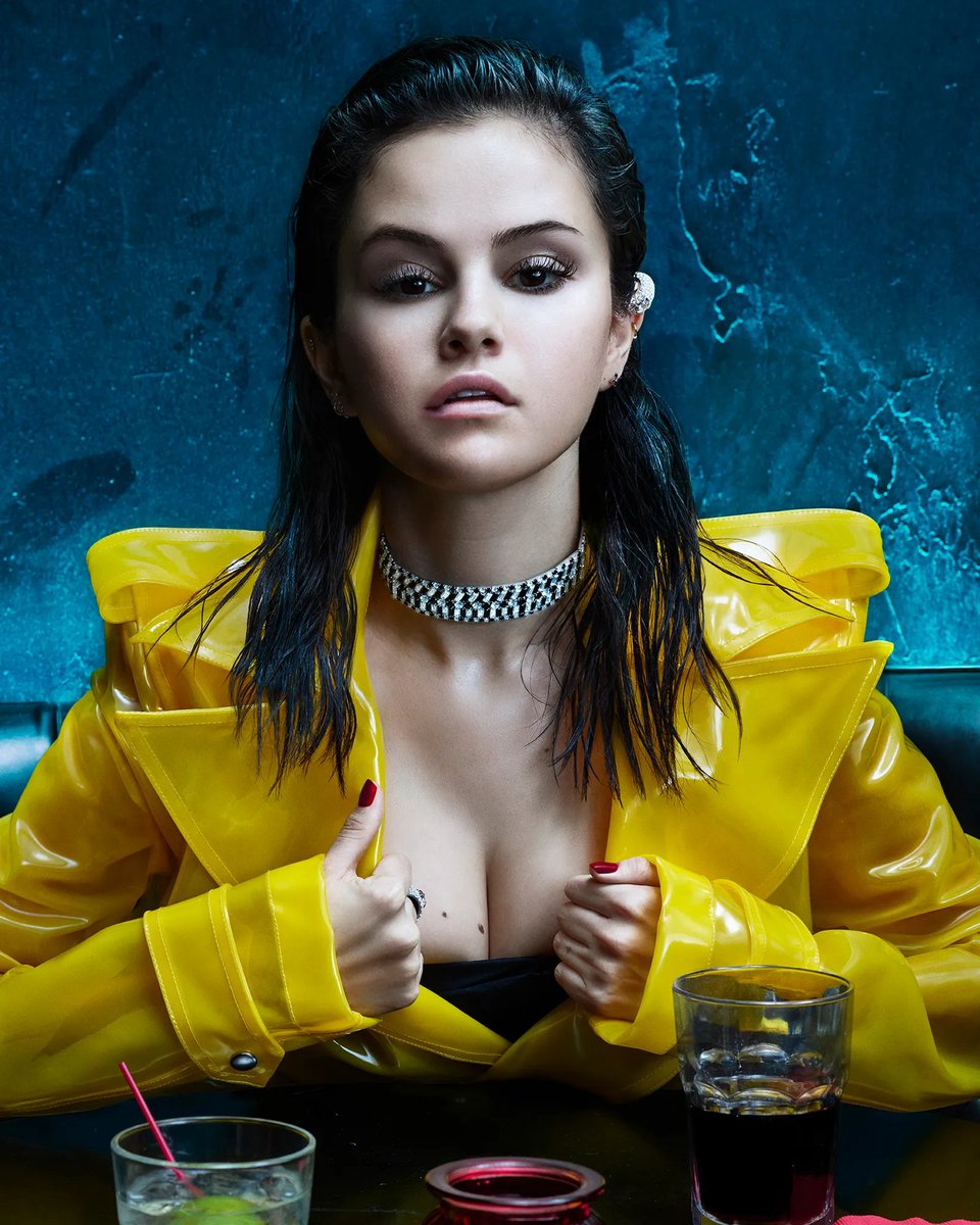 Cele8s's tweet photo. Fans Cup
3rd place duel
Selena Gomez vs. Elizabeth Gillies
Vote below ⬇️ https://t.co/NZqY1RFkQv
