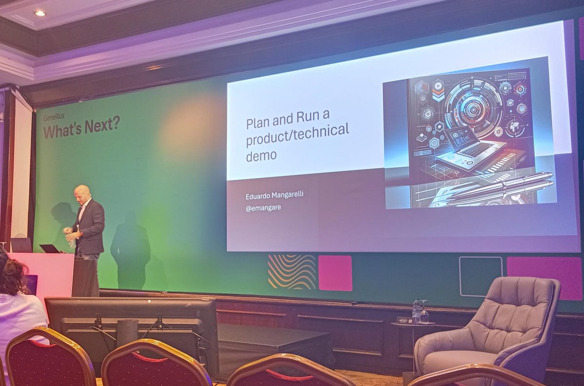 LorenaAlvarezP's tweet photo. Brillante la exposición de @emangare en la #GX30 
Planificiar y ejecutar una demo técnica/de producto.
Gracias por hacer de lo complejo algo simple. https://t.co/FDH0E0Mlah