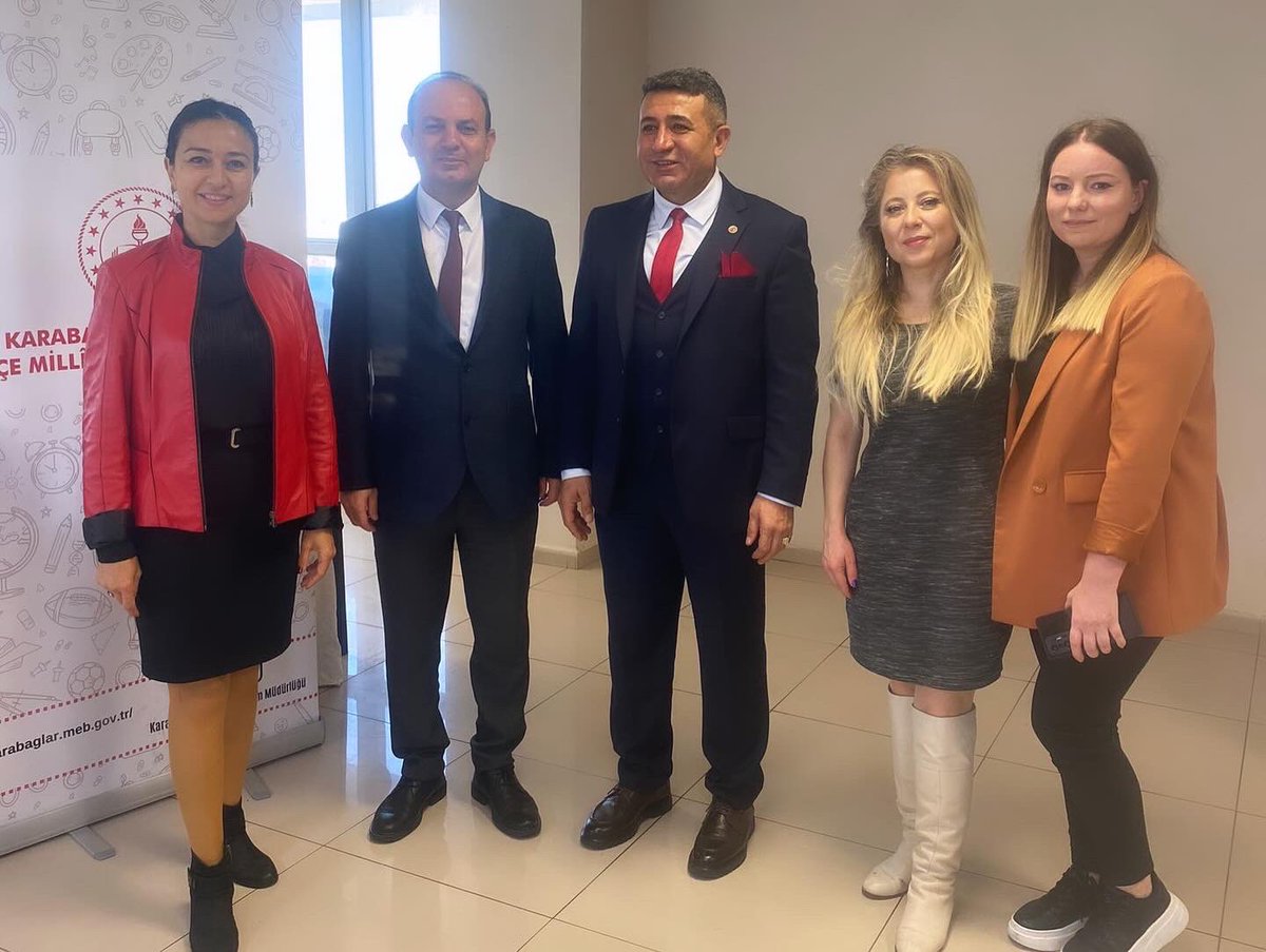 mtal_nene's tweet photo. Okulumuz Yiyecek İçecek Alanı Öğretmen ve Öğrencileri, Karabağlar İlçe Milli Eğitim Müdürlüğünde yapılan Törenler ve Sportif Faaliyetler Toplantısında kahvaltı sunumu yaptı. @karabaglarmem @mtal_nene @MetinEnder35 https://t.co/05kYt70an8