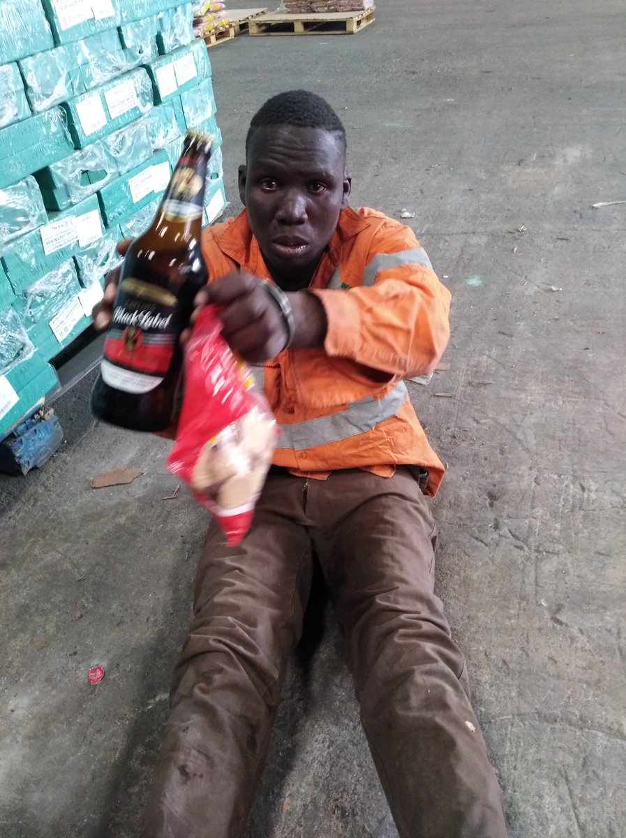ChrisMaruva's tweet photo. When wishes would become crude tackles. This Bulawayo traditional healer was caught stealing a beer a sachet of loose biscuits. https://t.co/1DrsQwgQxq