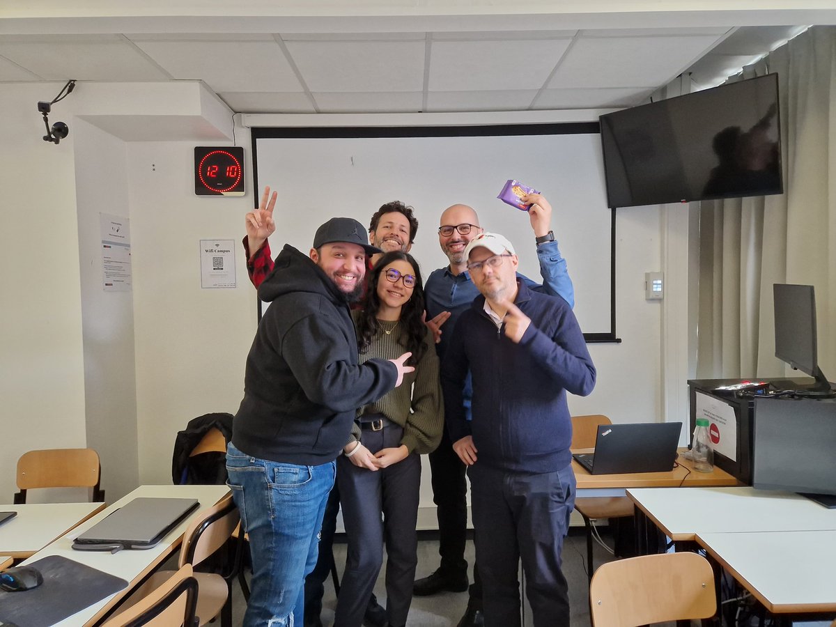 Après la théorie la pratique de la démarche projet ! Avec analyse du cahier des charges, extraction des données clés et ébauche d'une stratégie gagnante. 
Bien sûr on termine avec un quizz par équipe très serré remporté par l'équipe LAYO, à vous la gloire et un paquet de 🍪 😅