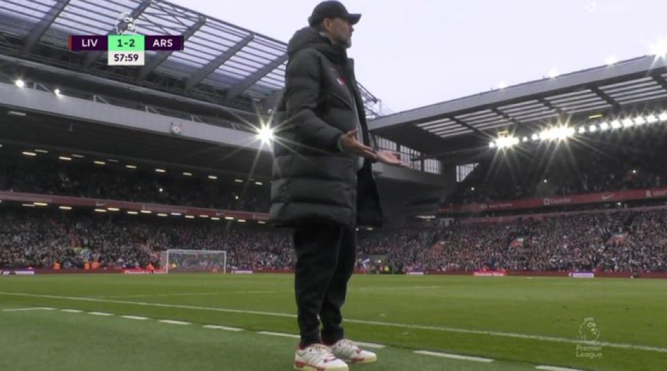 TheFergusonWay's tweet photo. Hojlund is the UCL top scorer but has 0 PL goals so far.

Onana has the most clean sheets in the PL but has conceded the most goals in the UCL. https://t.co/WpcETo7zrj