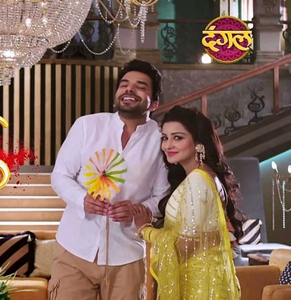 itsalifes's tweet photo. Tv k gise pite shows se boriyat hui padi me bas kisi tarah #PremBandhan 2 aajaye @ZeeTV pe yahi wish mangti rehti hun..
3 Years Of PremBandhan
3 Years Of #HarshShastri
#ManitJoura @ManitJoura @BTL_Balaji @EktaaRKapoor https://t.co/FFrCahfaIY