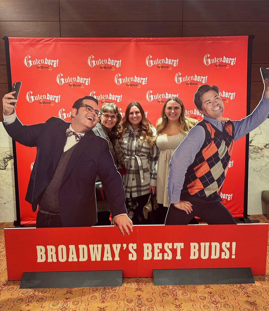 Jane_Blatz's tweet photo. SO much fun & non-stop laughter watching @joshgad & Andrew Rannells give two of the most hilarious & off-the-wall performances I’ve seen at #GutenbergTheMusical w/ surprise guest, the legendary @KChenoweth 🫧💖 This show was batshit insane & SO ridiculously funny 🤣
@GutenbergBwy https://t.co/DnwT2apUKZ
