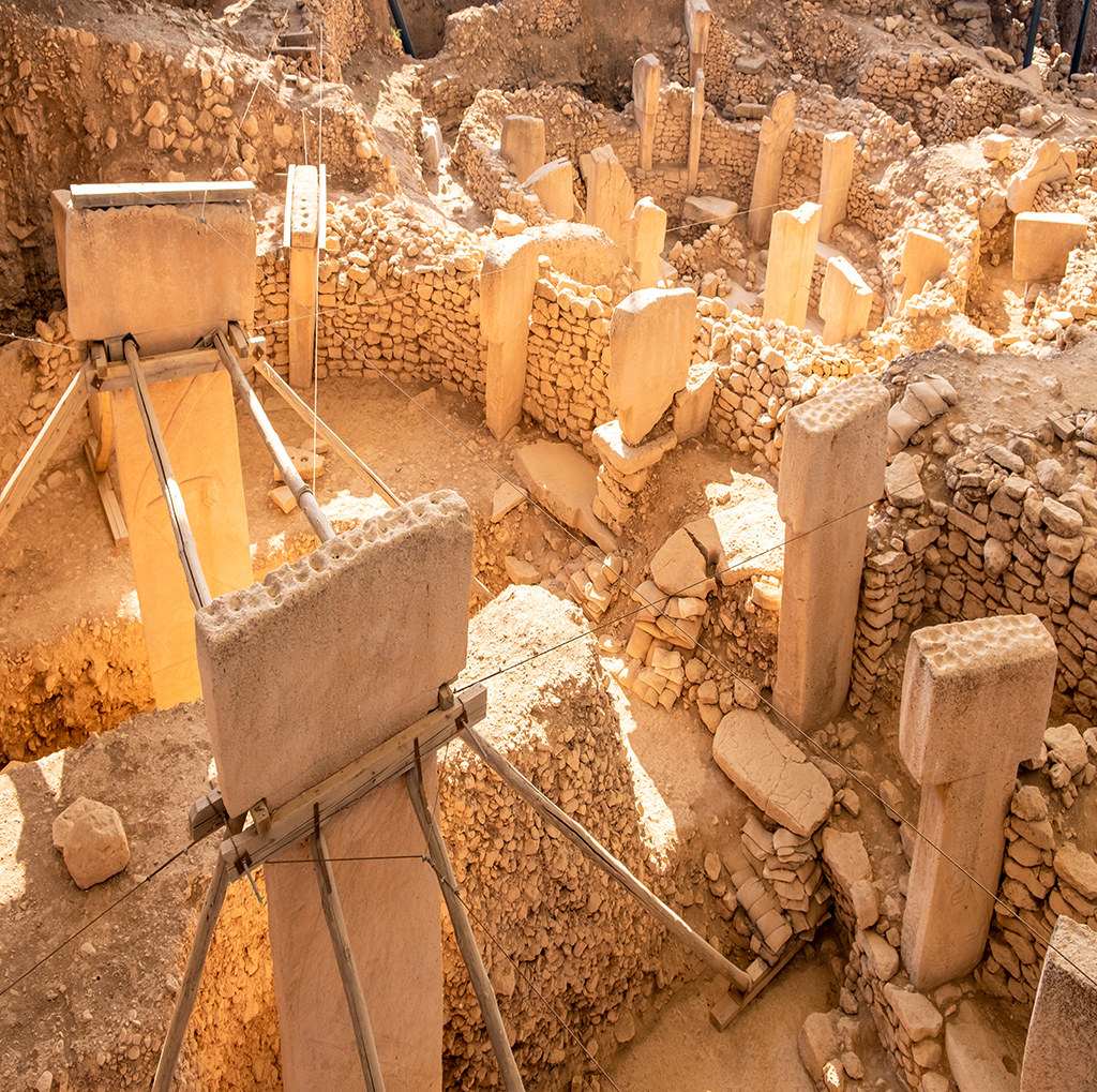 NEW THC! Hugh Newman of @MEGALITHOMANIA  | New Discoveries Of Gobekli Tepe, Karahan Tepe, & Other Ancient Sites

thehighersidechats.com/hugh-newman-ne…

It turns out Gobekli Tepe is not a one off, but part of a much larger network: Giant statues, geomancy, & archaeoacoustics. Oh, my!