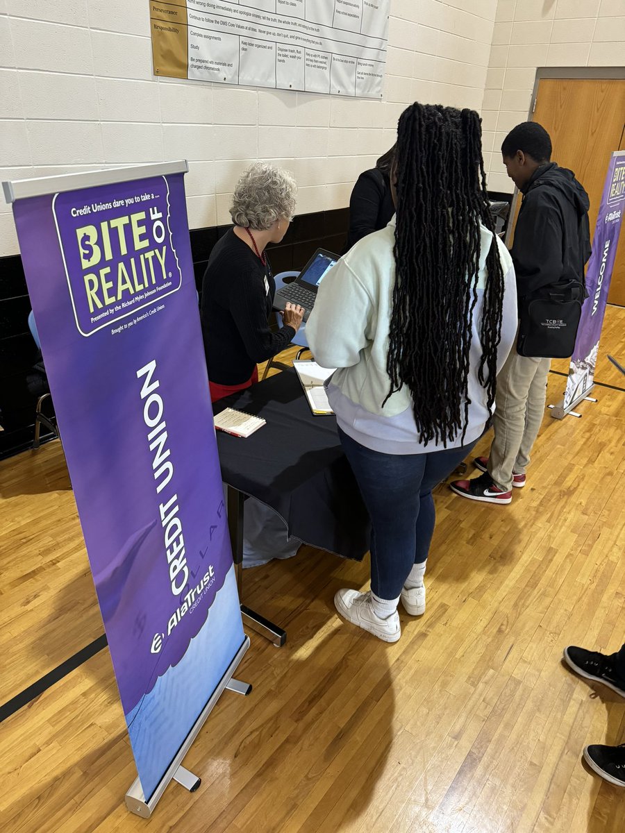 SHill_DMS's tweet photo. This is one of my favorite 8th grade high level events! Thanks @BaileyMath8 for organizing this wonderful opportunity. Ss are learning about financial literacy in real world situations! #biteofreality Alatrust Bank https://t.co/kjKTPYIG9g