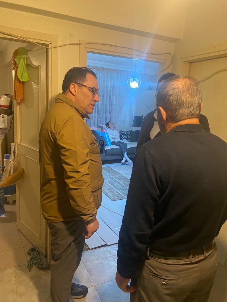 SisliKaymakam's tweet photo. Kaymakamımız Ahmet Gazi Kaya, Şişli SYDV Müdürü Serkan Kararmaz ve Fen İşleri Müdürü Yasin Akdemir ile birlikte, aşırı yağış nedeniyle ilçemizde evleri zarar gören vatandaşlarımızı ziyaret etti. https://t.co/IGgHNoRkv2