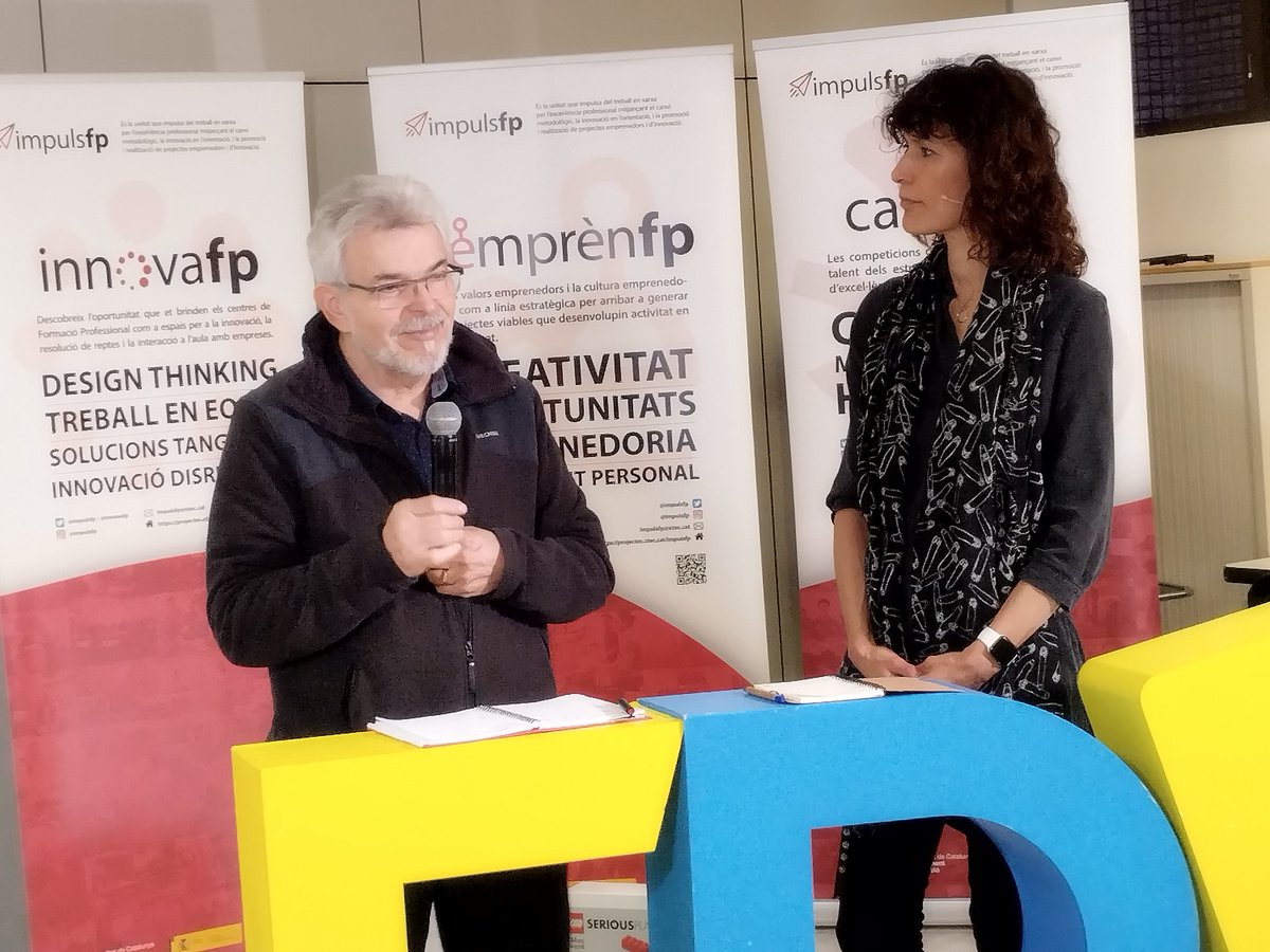 marbellver76's tweet photo. #makerfest #Orgullfp @educaciocat @futura_fp @fpcatalunya 

Agrair al Magi de Leitat @leitat @iam3dhub 
A L'Esteve Juanola Subdirector de Programes i Projectes i a Miriam Milán Subdirectora Ordenació Curricular https://t.co/DRVl2uamIS