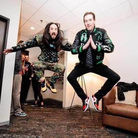 G_Ponder's tweet photo. Happy birthday @steveaoki #AokiJump https://t.co/MsOBwYmKEf