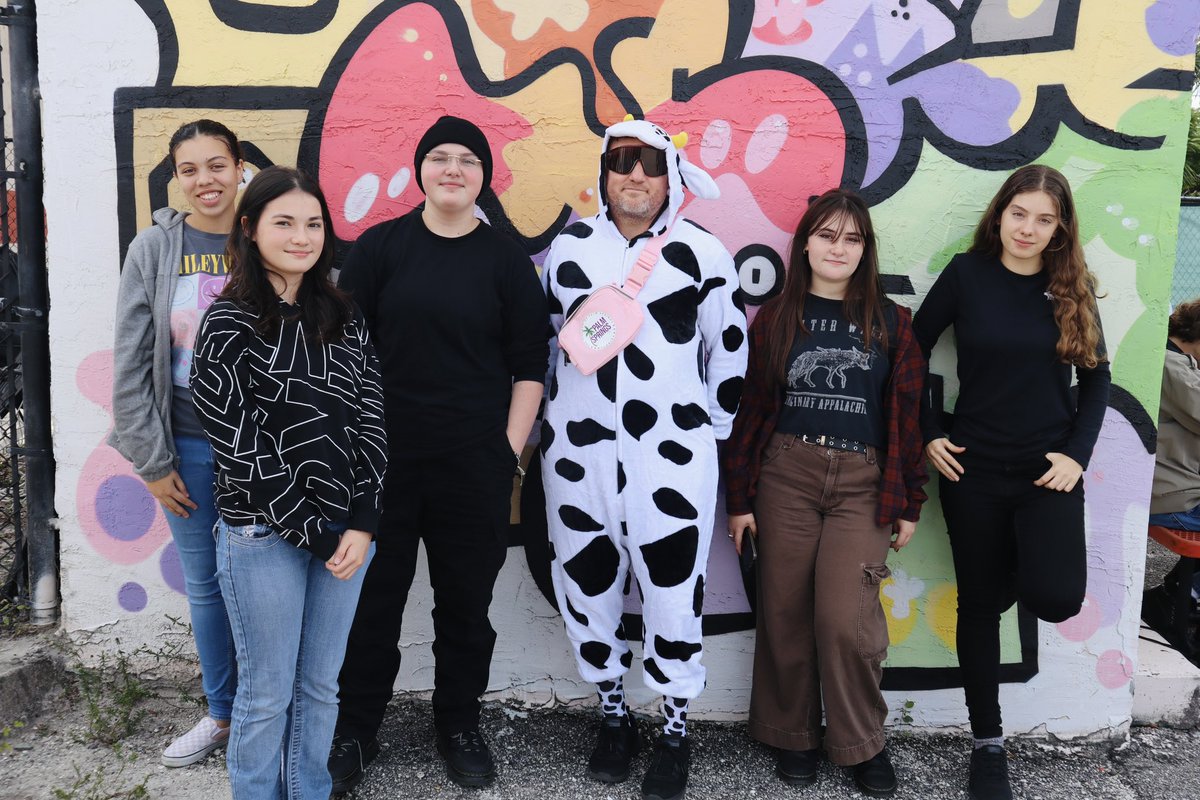 gstarschoolarts's tweet photo. Congratulations to G-Star student, Petra Germain! 🎉 Her logo design is the Village of Palm Springs’ official logo for their new Rec on the Moove program! 🤩🙌🐮🐄
#GStar #GStarHigh #RecOnTheMoove #GraphicDesign #LogoDesigns #Art #HighSchool https://t.co/H1Vltx89D4