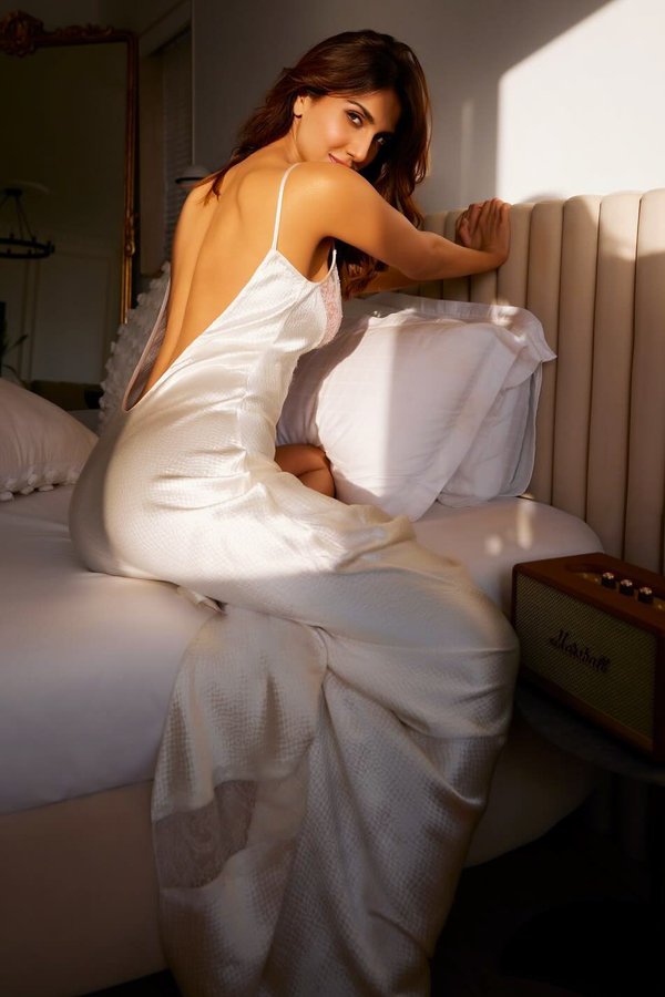 GAM_JEeaIAA7pnd?format=jpg&name=900x900