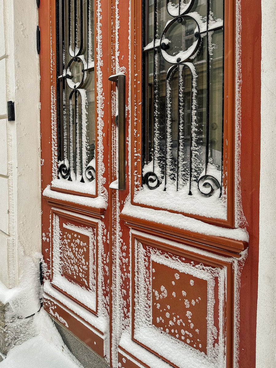 More snow coming down in #Tallinn, just in time for the #Christmas Market opening tomorrow (Dec 1) at 18:00 on Town Hall square. Don’t miss the Coca Cola festive caravan at Rotermann quarter at 16:00 (Dec 1). 
#VisitTallinn #VisitEstonia #WINTER