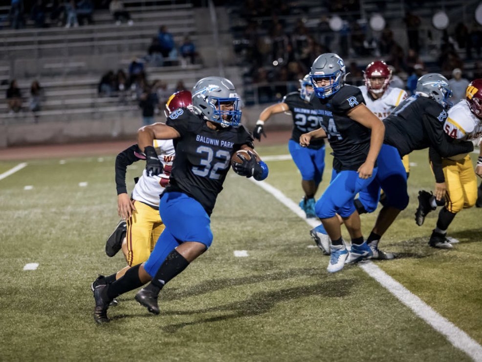 CoreyLacy5's tweet photo. Check out my senior highlights!!! https://t.co/1AOQnweR9R https://t.co/x9IR4iiotD